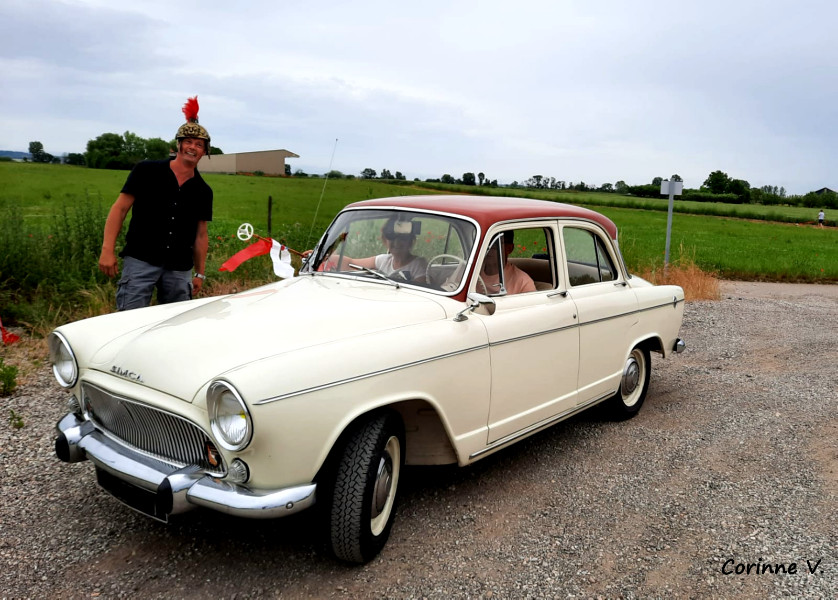 Corinne R. à la manœuvre et Dominique R. au volant de l'ex P60 de René.