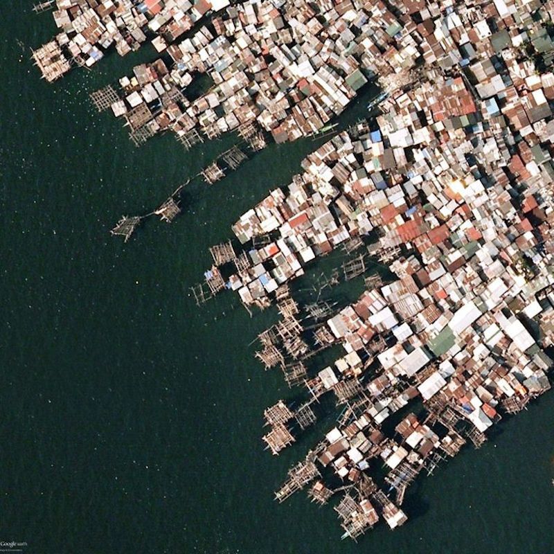 Waterway slums(aalthatsinteresting.com)