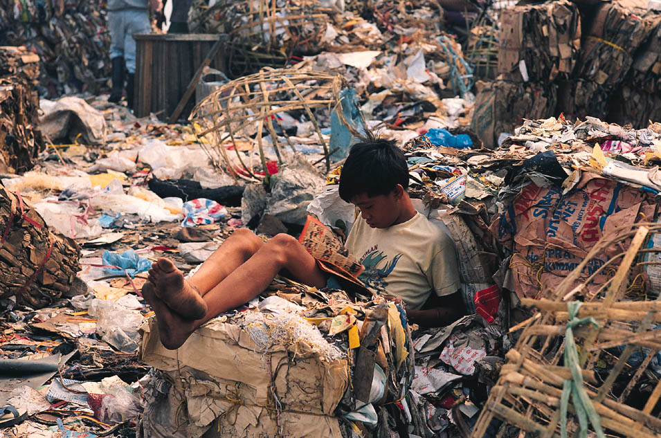 Life in Manila's slums (jontotheworld)