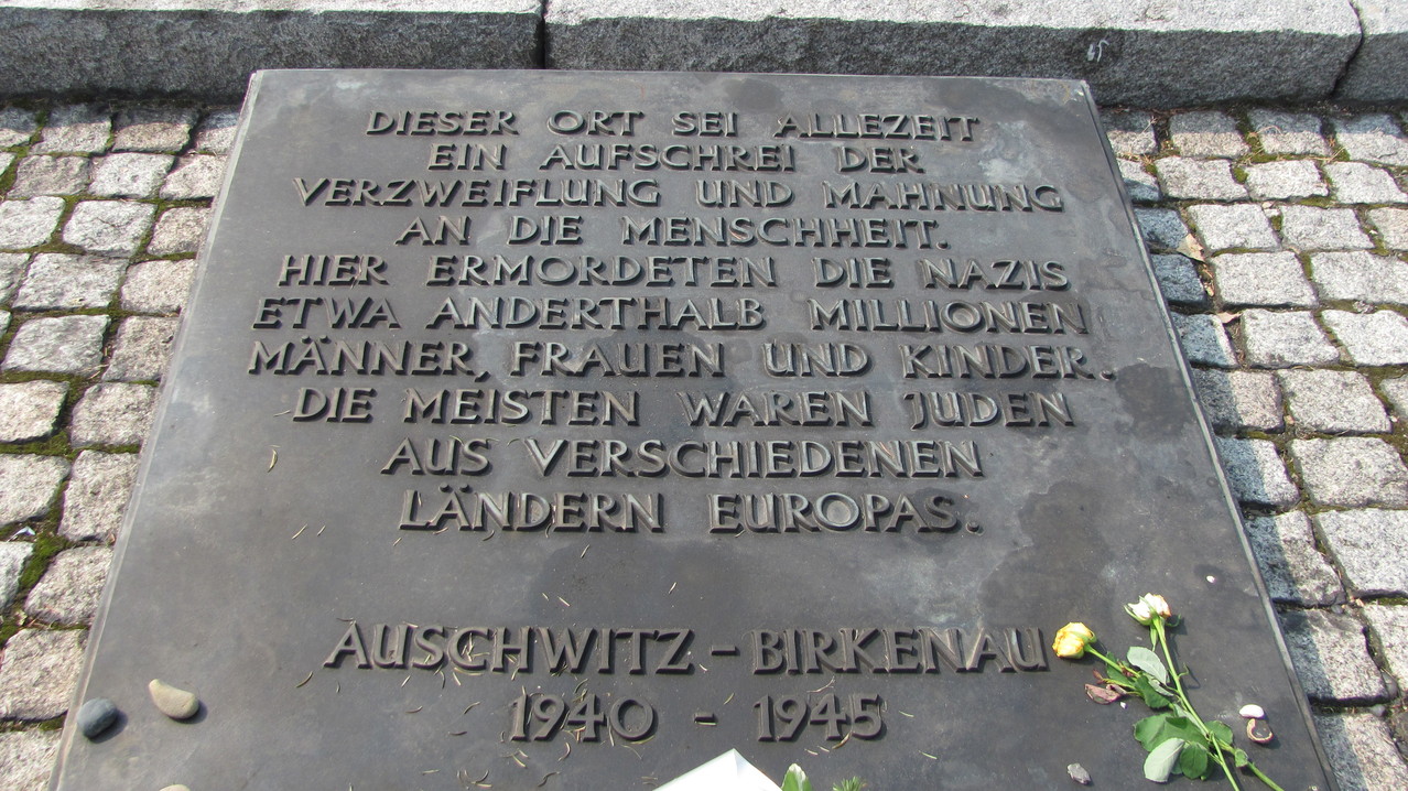 Gedenktafel in Birkenau