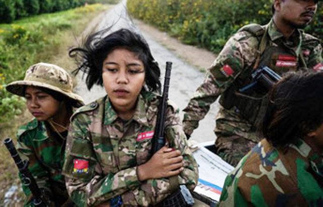 Oprørere mod militærjuntaen