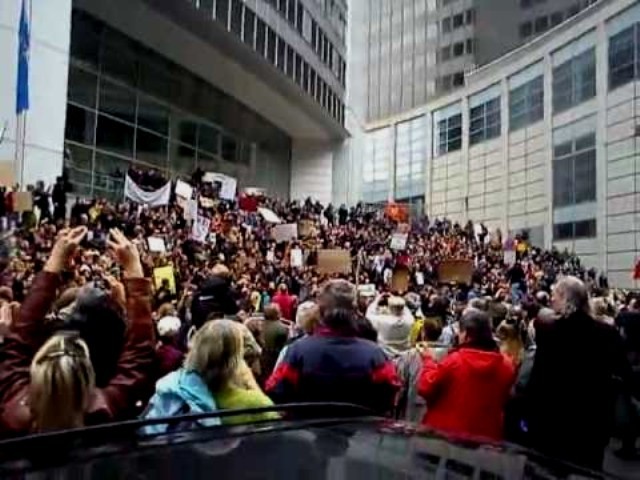 Occupy-Frankfurt og internationalister demonstrerer foran Den Europæiske Centralbank