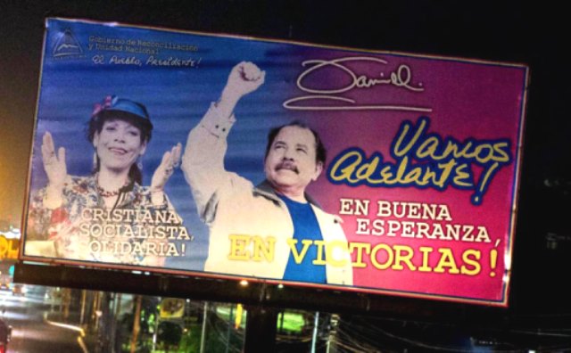 Præsident Daniel Ortega og hans kone Rosario Murillo Zambrana, vicepræsident. De er blevet kristne og gennemførte bl.a. en af Latinamerikas mest strikte abortlovgivninger ...