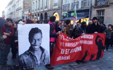 Solidaritetsdemo med Théo Luhaka i Paris 