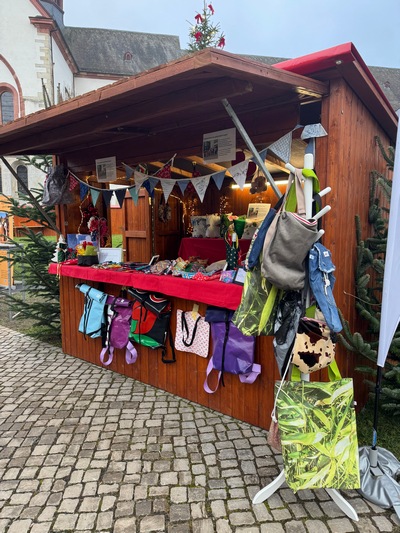 Nähwerkstatt auf dem Weihnachtsmarkt im Kloster Eberbach