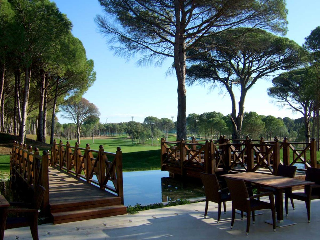 Carya-Clubhaus, Terrasse, Grün 18