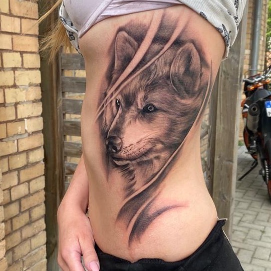 Kontra K Eroffnet Einen Tattoostudio Kontra Loyal K Fanprojekte