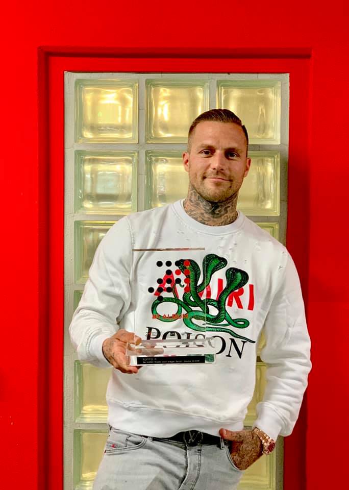 Kontra K Sie Wollten Wasser Doch Kriegen Benzin Tour Auszeichnungen - Charts - Nominierungen - KONTRA loyal K - Fanprojekte