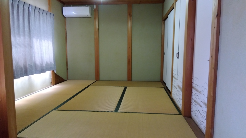 寝室『熊野』（南向き６畳）