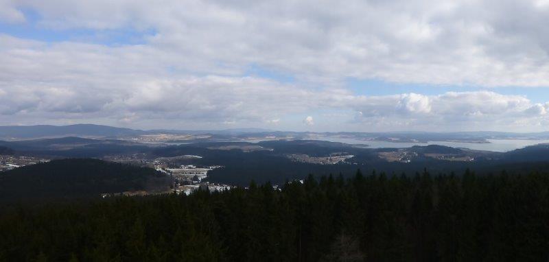 Blick vom Aussichtsturm Moldaublick zum Lipno-Stausee