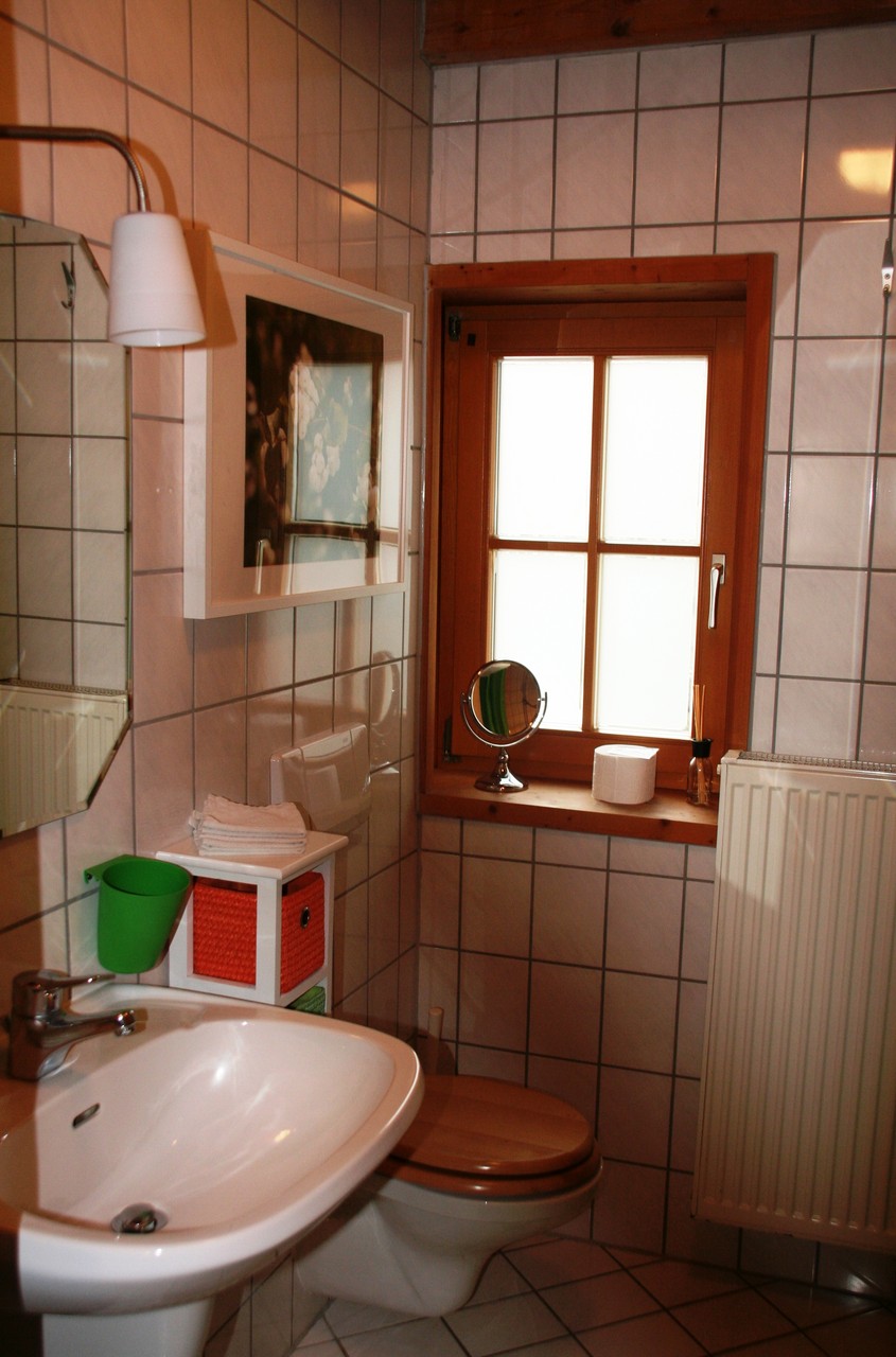 Bad mit Badewanne ©KnallerbsenHof