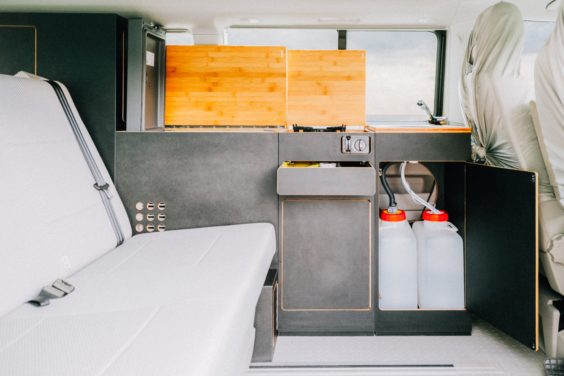 küchenzeile für vw california beach zweiersitzbank t5 und t6 calibox campingbus Küchenzeile Für Campingbus ~ küchenzeile für vw california beach zweiersitzbank t5 und t6 calibox campingbus