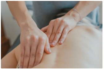 Claire Mckenna set up the clinic at her parents house in the parish of Wheathampstead after a 4 year degree in osteopathic medicine, qualifying as an osteopath in 2008.