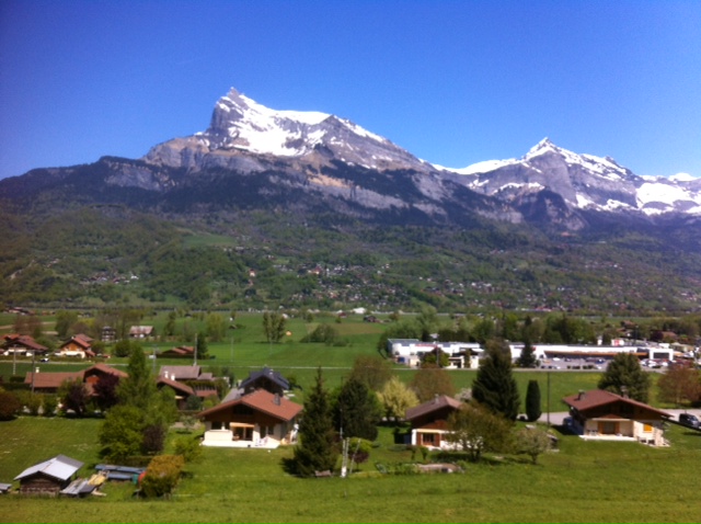 Vue sur la chaîne des Fiz depuis le cabinet