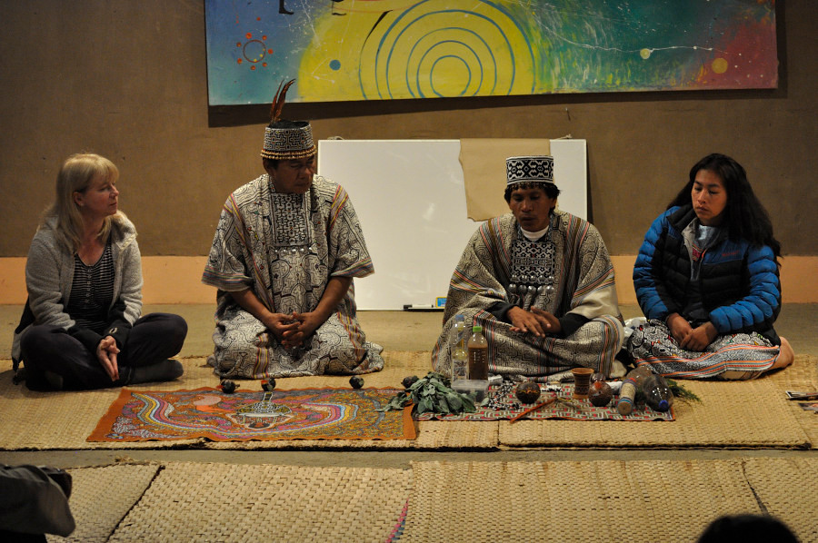 Schamanische Zeremonie mit Shipibo - Schamanen