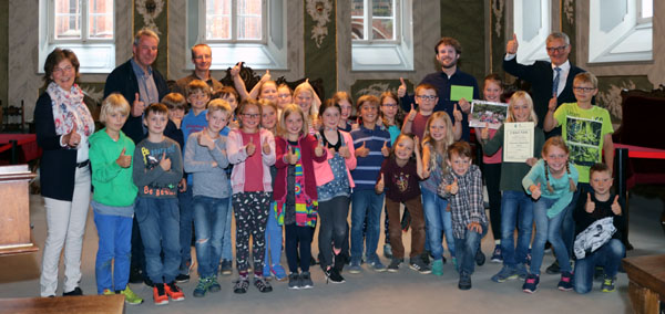 Die 3b der Schule Lauerholz gewann mit 43,5 Punkten knapp vor der 3b der Paul-Klee-Schule mit 42 und der 3a der Schule Lauerholz mit 41 Punkten.