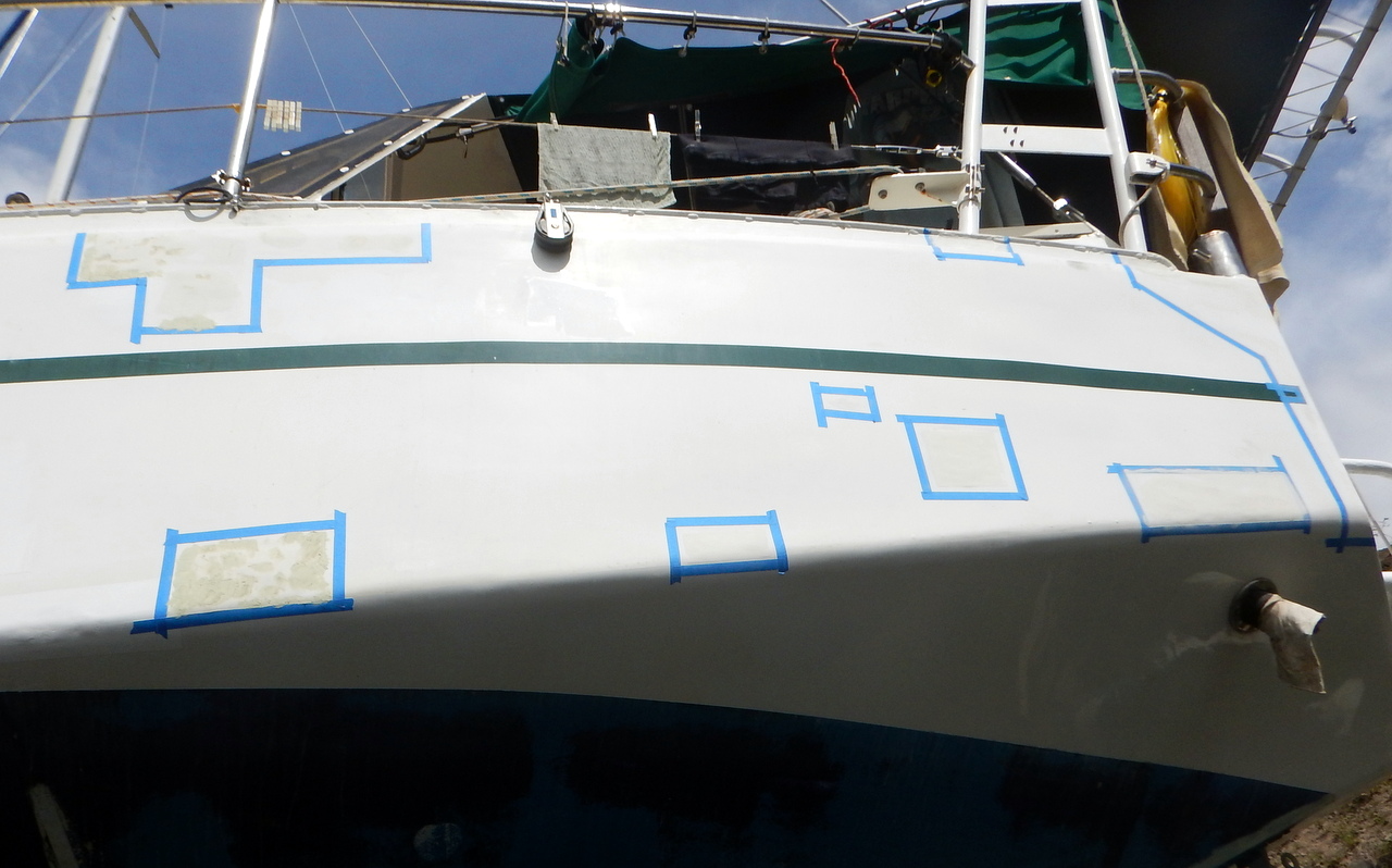 Und am Überwasserschiff waren einige Luftblattern wegzuschleiffen und vor dem streichen noch zu spachteln!  - Aber hier muss ich zu meinerm Leidwesen anfügen, dass ich diese Arbeitsschritte noch nicht richtig im Griff habe!?