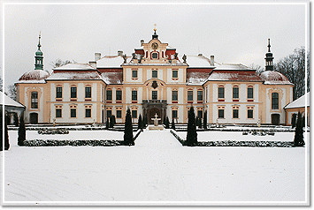 Schloss Jemniste in Winter