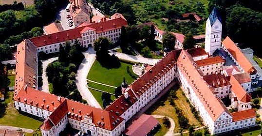 Seminar "Festreden halten - Wie geht das?" in Kloster Scheyern mit Roswitha Menke