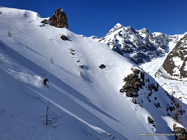Skier: Mäsi / Photo: Stefan Joller / Location: Courmayeur, Italy