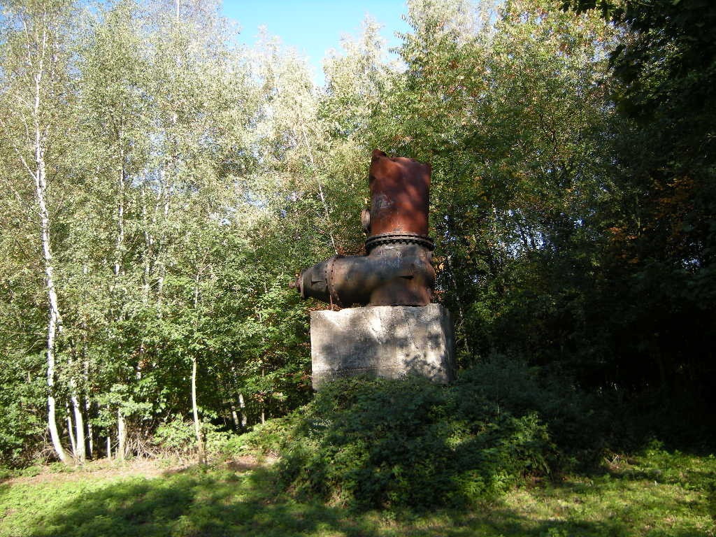 Kunstwerk aus alten Fundstücken der Zeche Rheinelbe