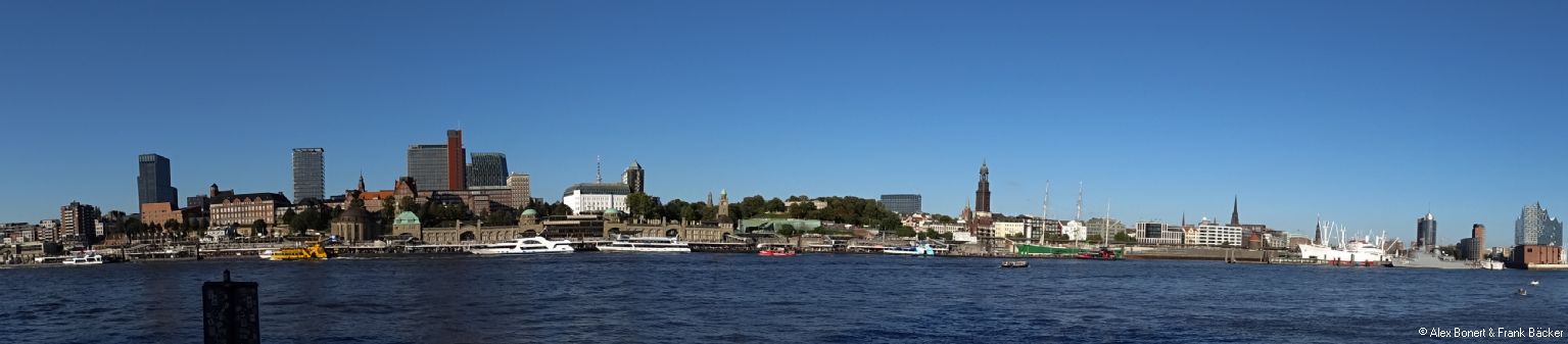 Hamburg 2017, Blick von Steinwerder auf Landungsbrücken