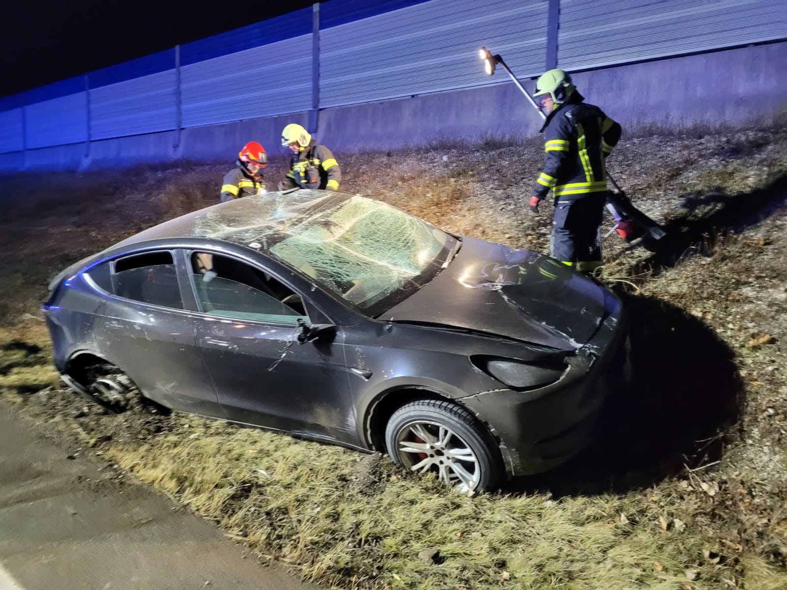 Erneut vermeintlicher Elektrofahrzeugbrand
