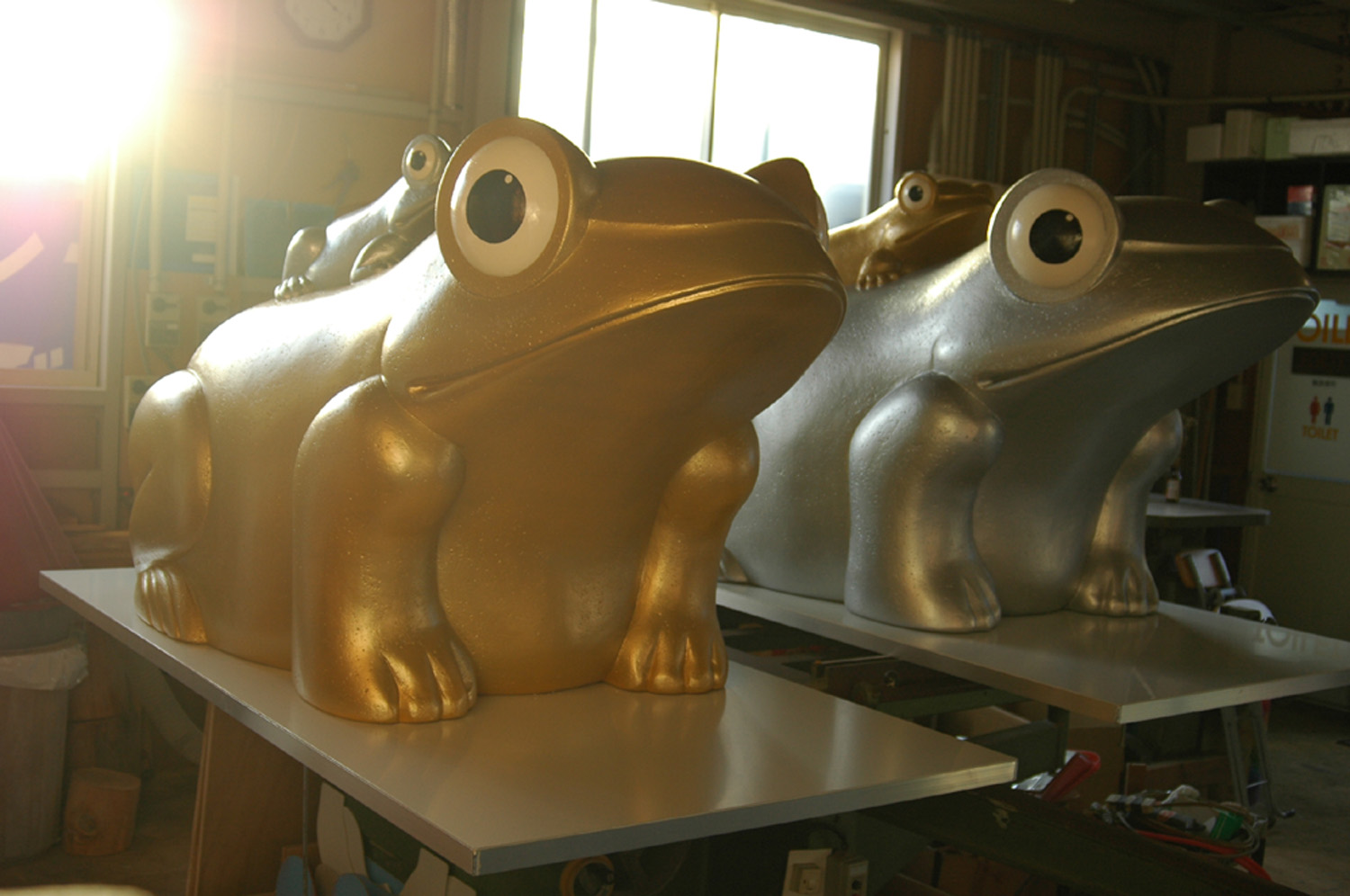 発泡スチロール製　カエル神輿