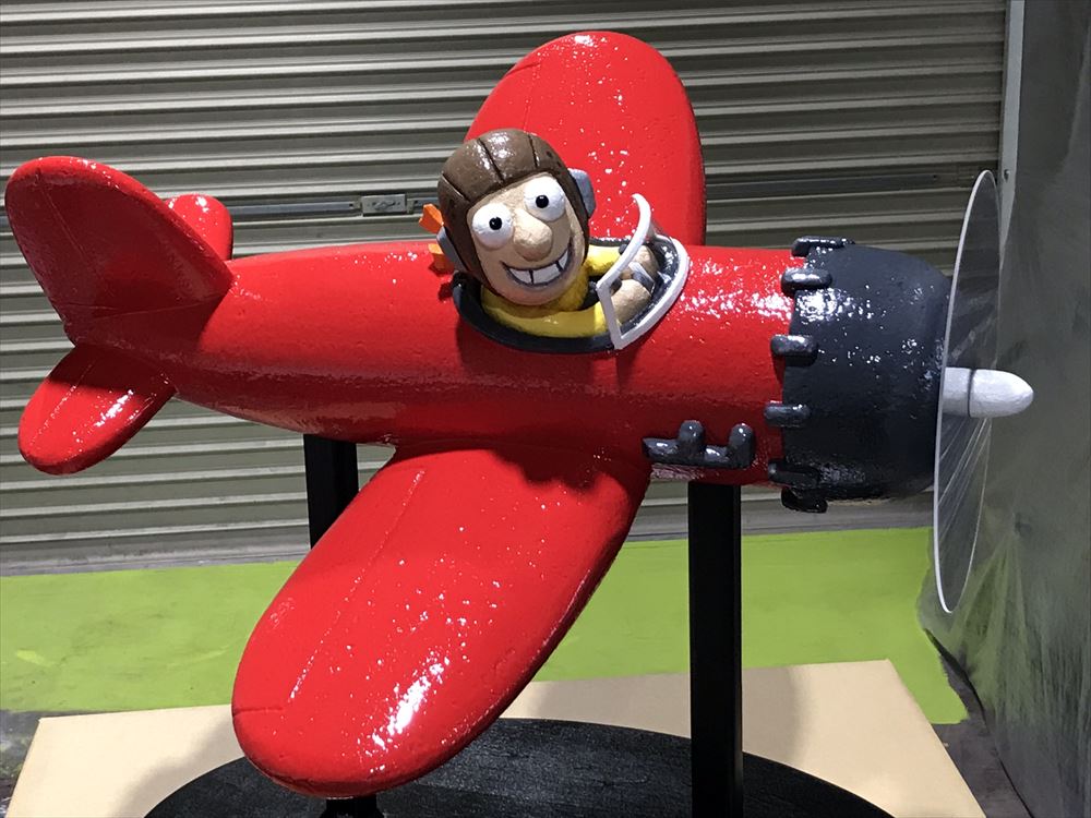 発泡スチロール製　赤い飛行機