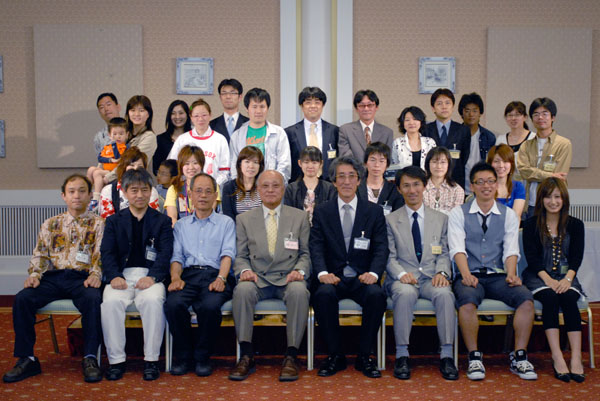 ２４回生、および、その他の会員の記念写真。