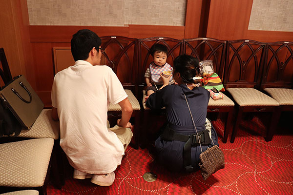会食＆歓談中のスナップ