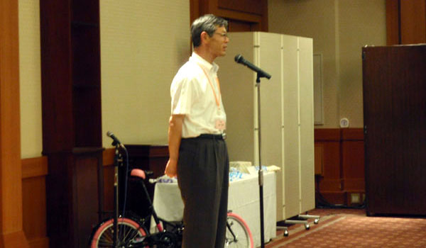 総会が始まり、今年から天白高校にいらっしゃった山埼実興 先生からご挨拶をいただきました。