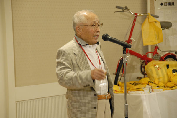 乾杯のご発声は、第１回生の学年主任『渡部公民』先生です。 若々しい素晴らしいご発声、ありがとうございました！！