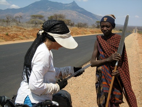 Massai auf dem Weg nach Nairobi
