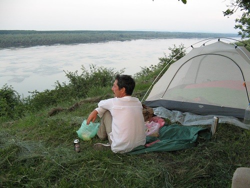 Lagerplatz an der Donau in Serbien