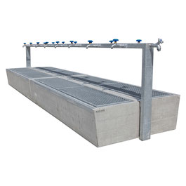 Shoe washing station above-ground