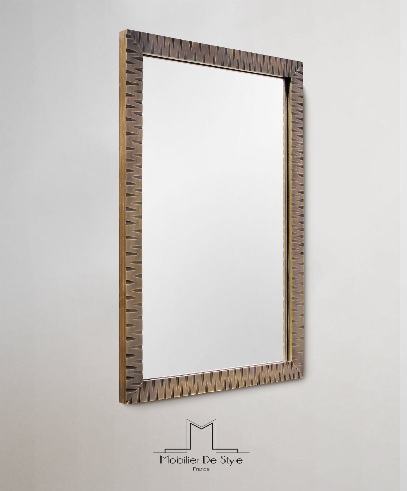 Finish : Patinated brass