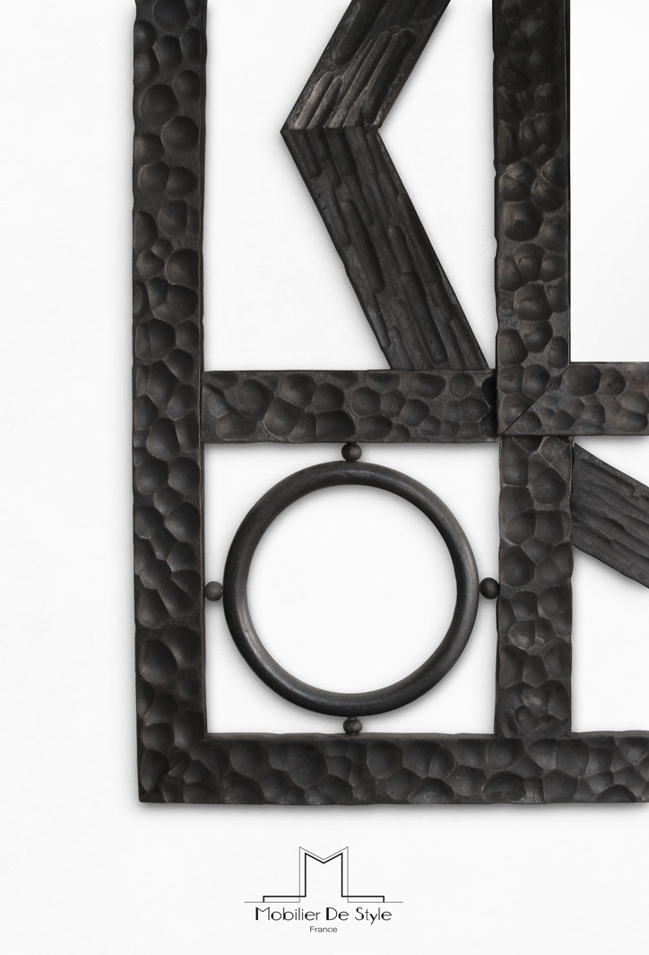 Finish 4 : Black painted wrought iron