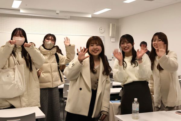 卒論審査会が開催されました