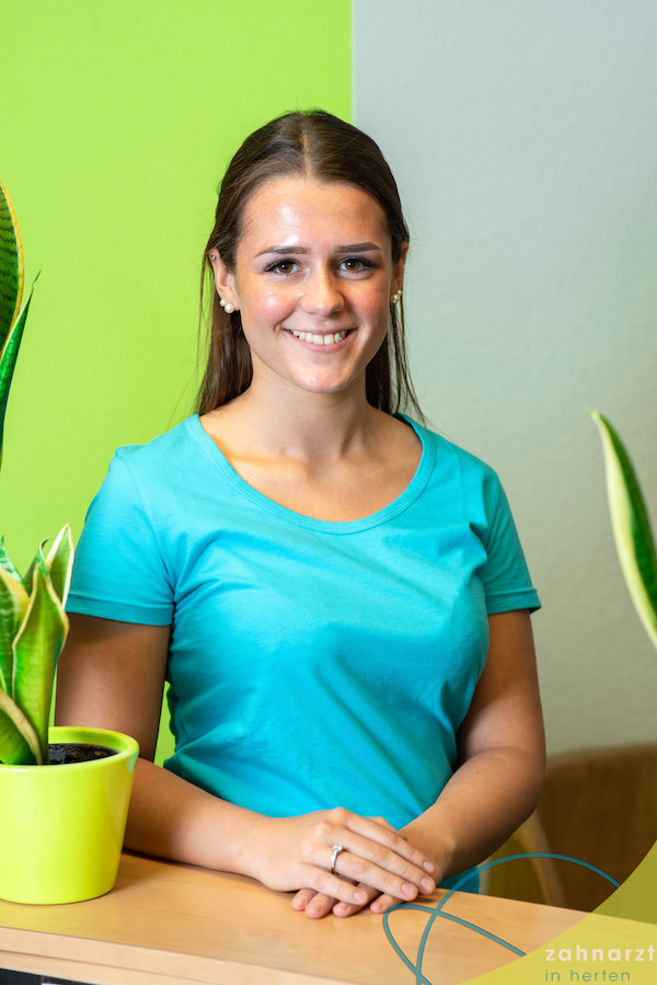 Alina Lehmann | Behandlungsassistenz