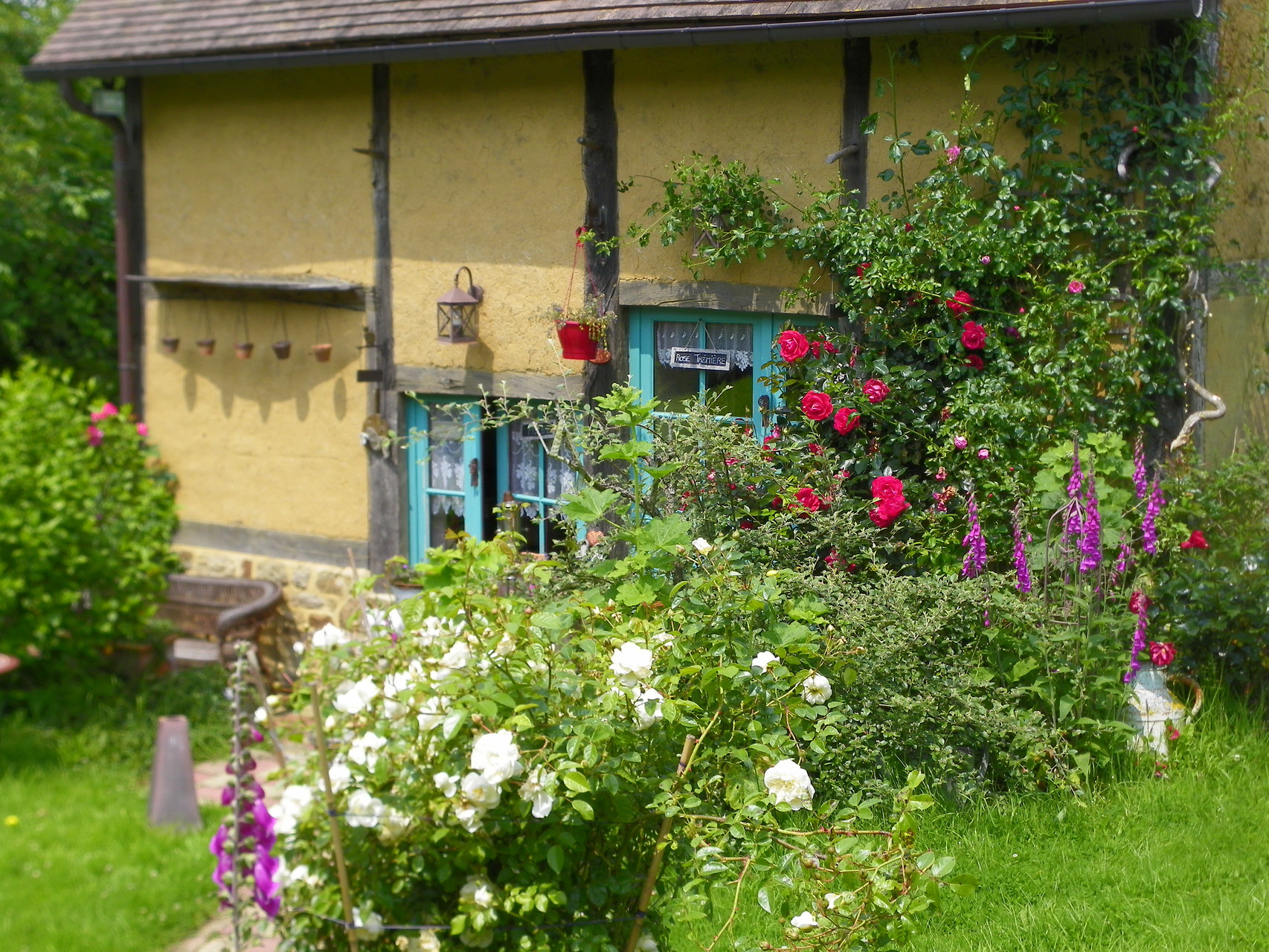 Chambres d'hôtes de la Bergerie 61100 Ste Opportune : chambres Pivoine et Rose trémière