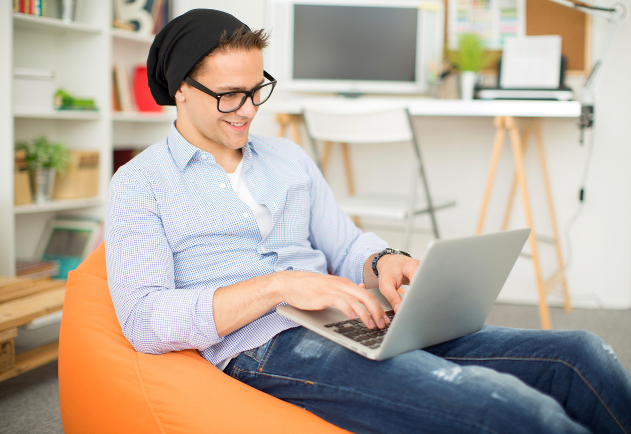 Working while studying. Distraction while work. instant loans online.