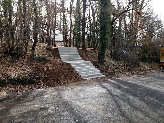 Mobilier urbain en béton escalier AZ CONSTRUCTION