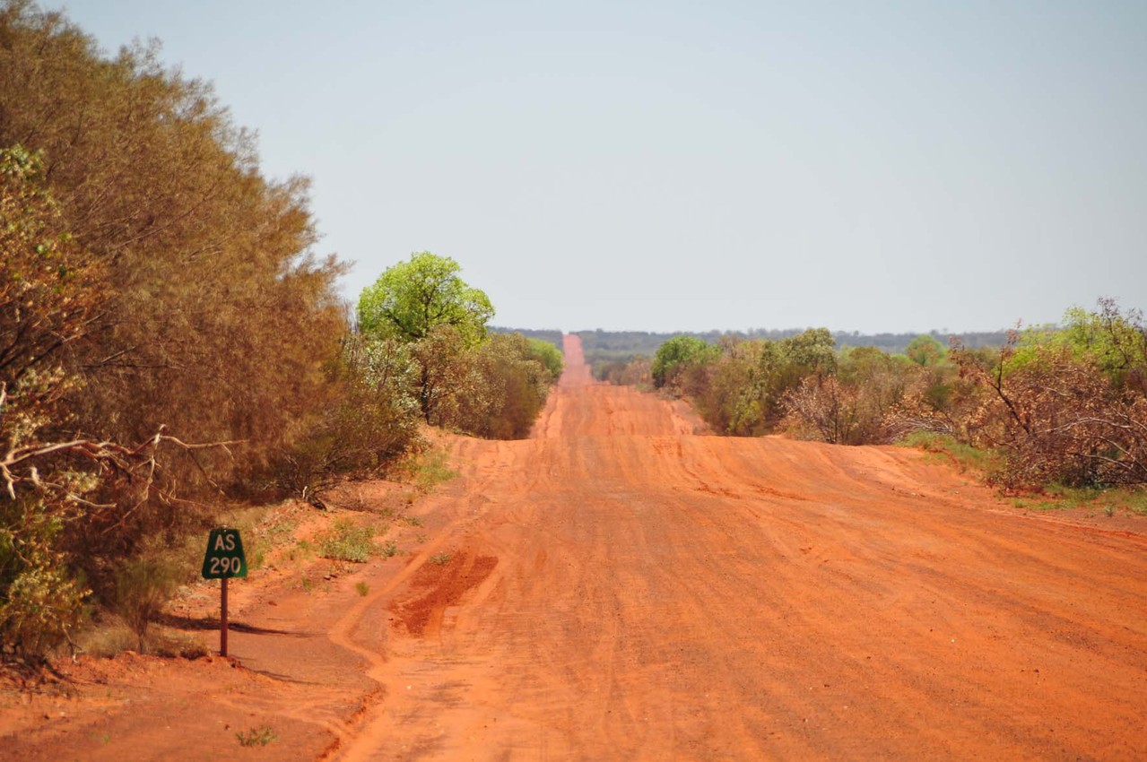 Nur noch 290 Meilen zurück  nach Alice Springs