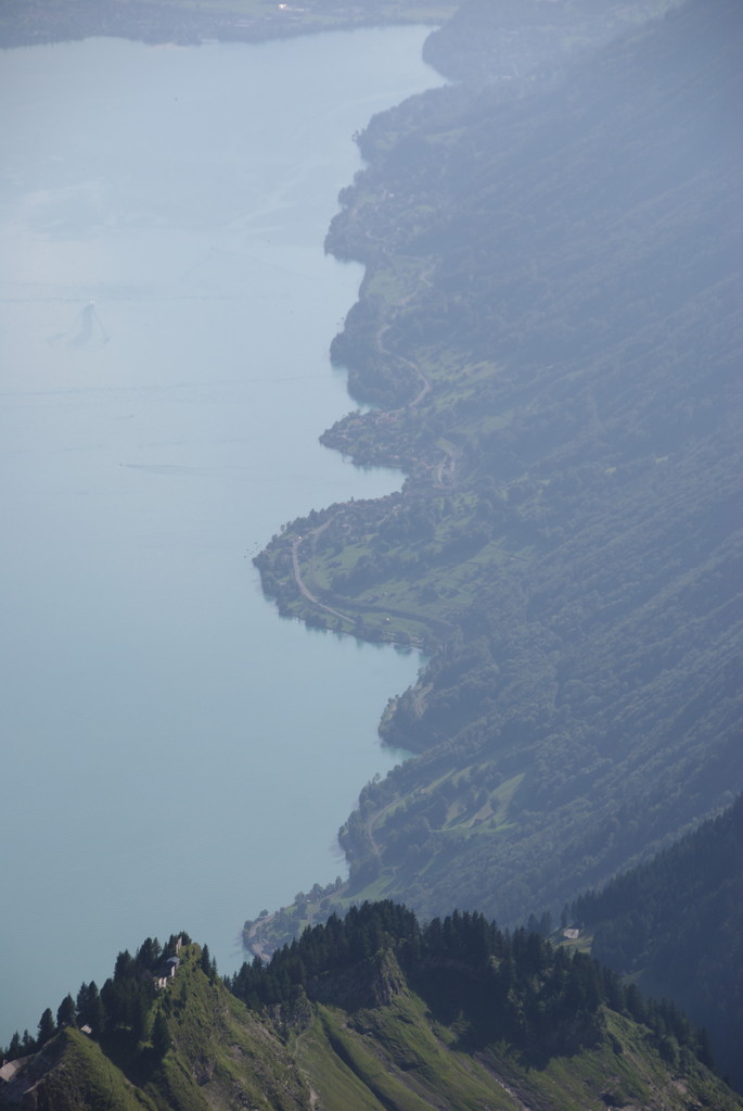 Haupstrasse von Brienz nach Interlaken