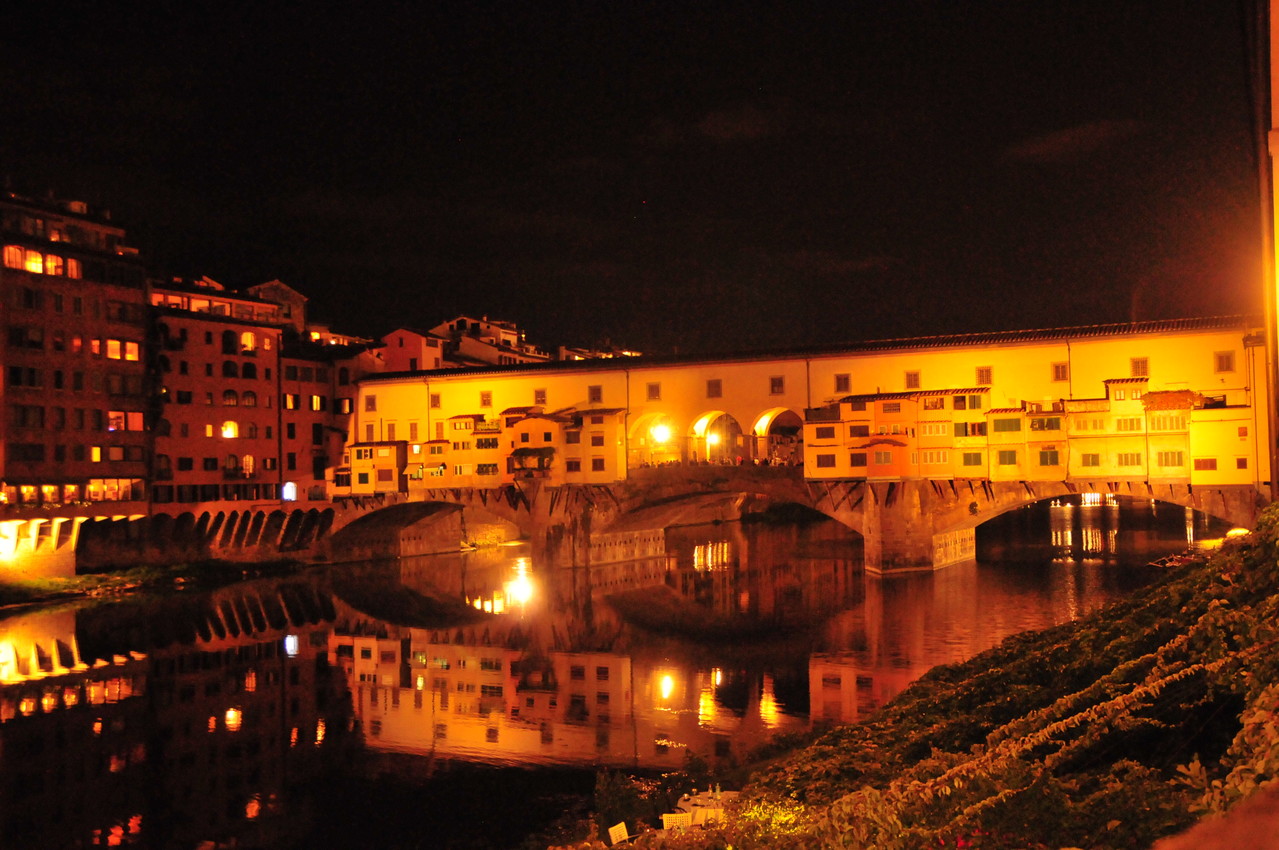 „Ponte Vecchio“ bei Nacht