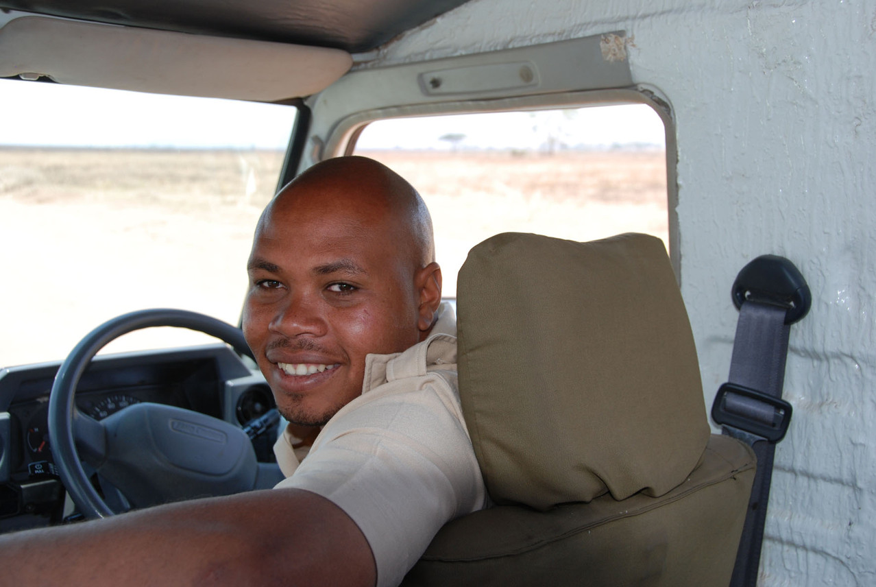 Unser Fahrer holt uns für die erste Serengeti Tour ab