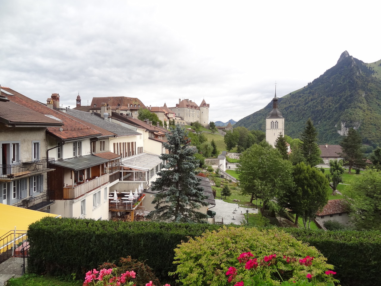 2. Halt in Gruyères