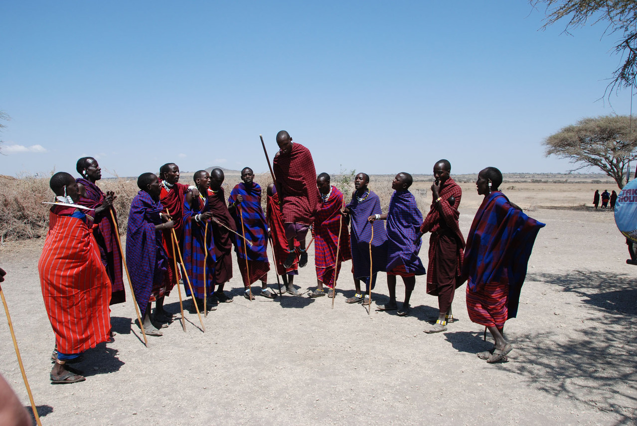 Die berühmte „Sprungkraft“ der Massai