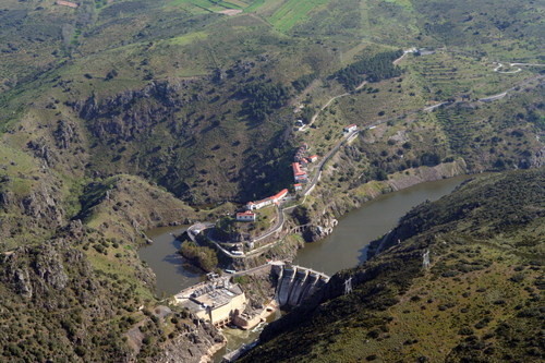 PRESA DE CASTROEN EL RIO DUERO